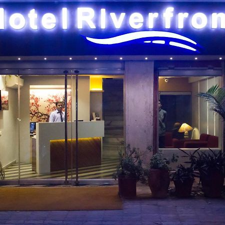 Hotel Riverfront 아흐메다바드 외부 사진