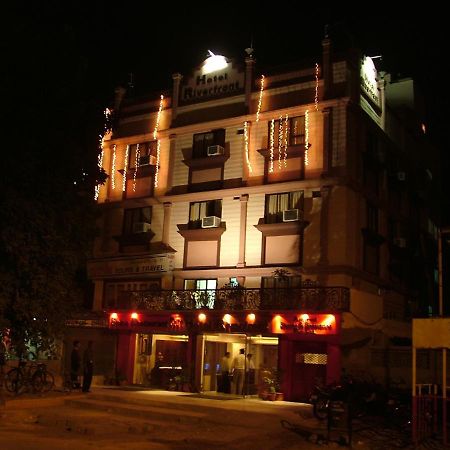 Hotel Riverfront 아흐메다바드 외부 사진