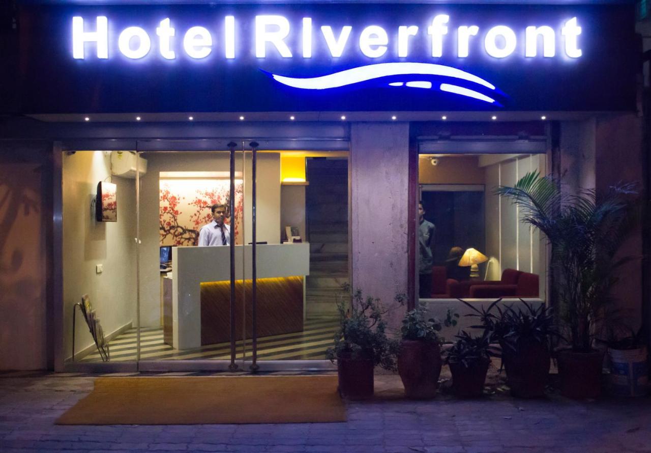 Hotel Riverfront 아흐메다바드 외부 사진