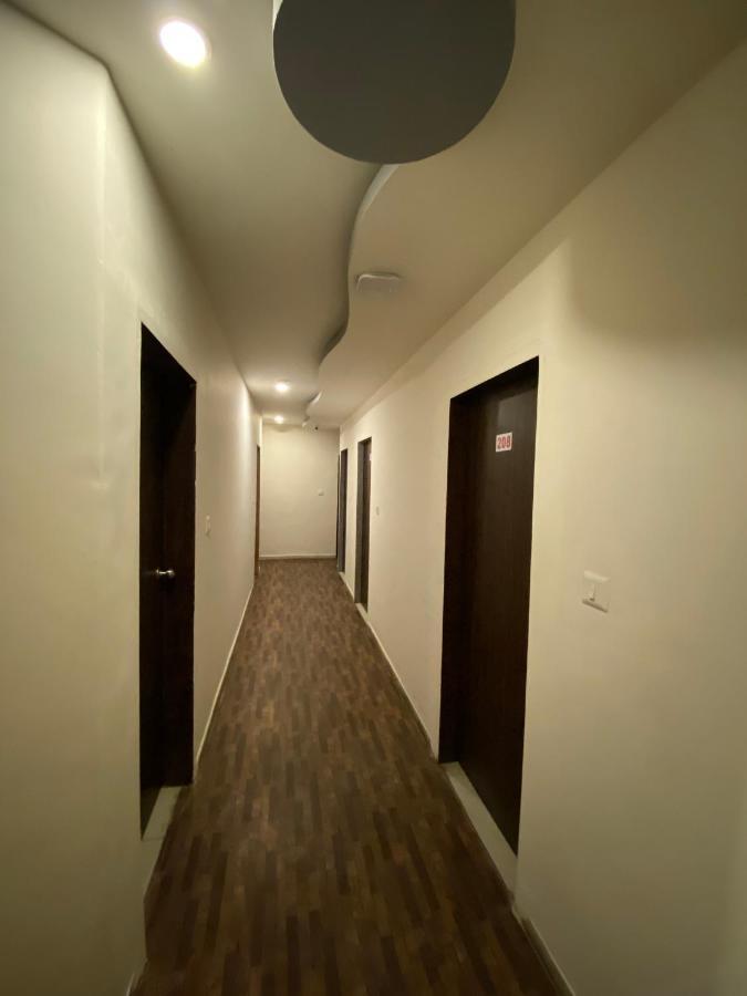 Hotel Riverfront 아흐메다바드 외부 사진